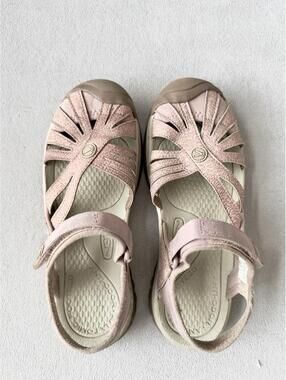 Keen Women’s Sandals 6.5 Pink Waterproof Hiking Comfort Outdoor Casual